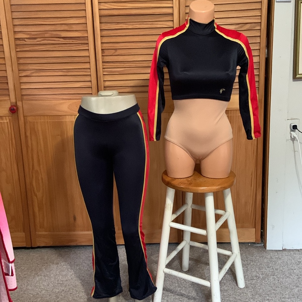 CURTAIN CALL SPIRIT BLACK RED GOLD CHEER ACRO GYMNASTICS COSTUME CHILD MEDIUM